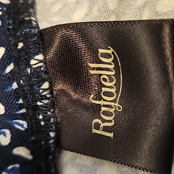 Rafaella Bermuda Stretch Shorts,Size 14, Blue,White,Length 20 in ,Waist 16 in - Picture 6 of 6